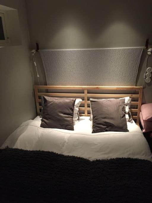 Beautiful Home Away From Home Near Stockholm City ザルツヨバーデン エクステリア 写真