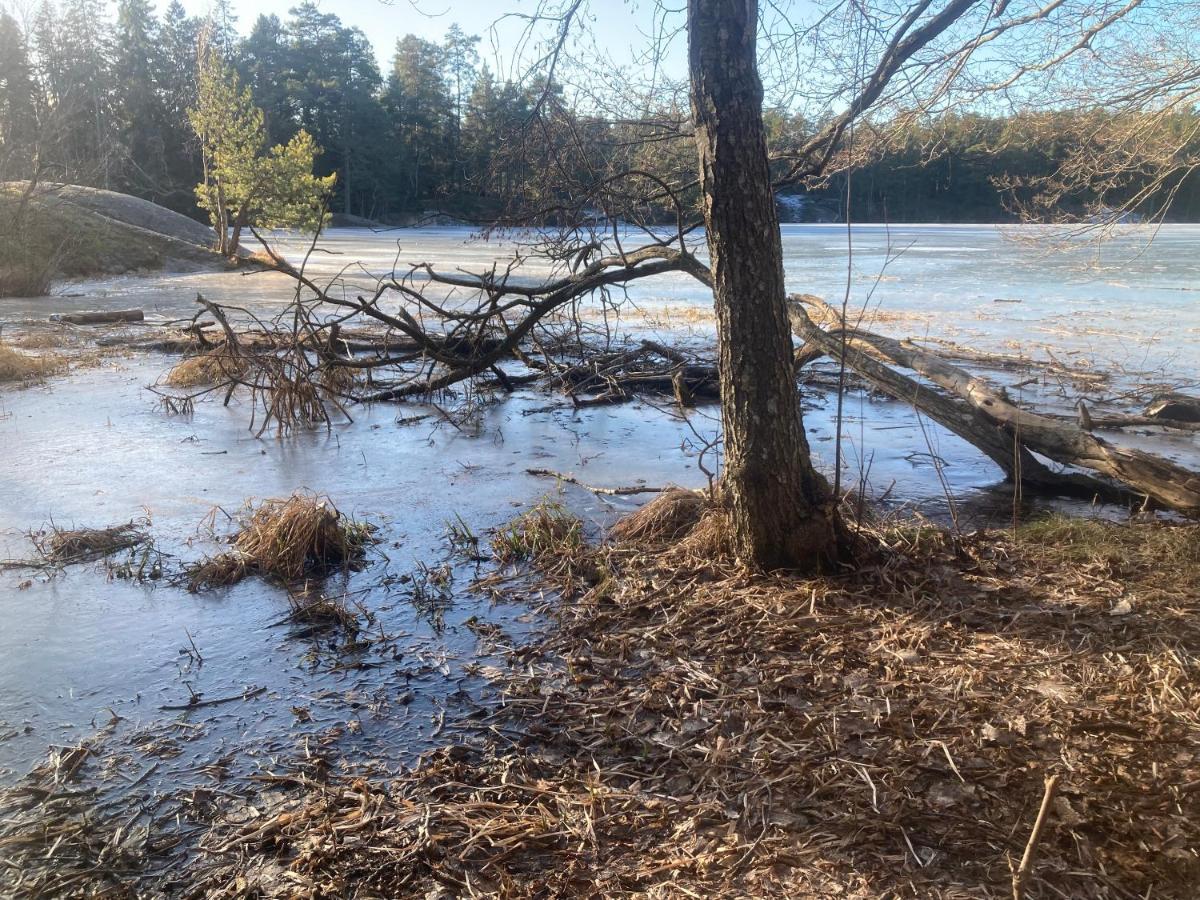 Beautiful Home Away From Home Near Stockholm City ザルツヨバーデン エクステリア 写真