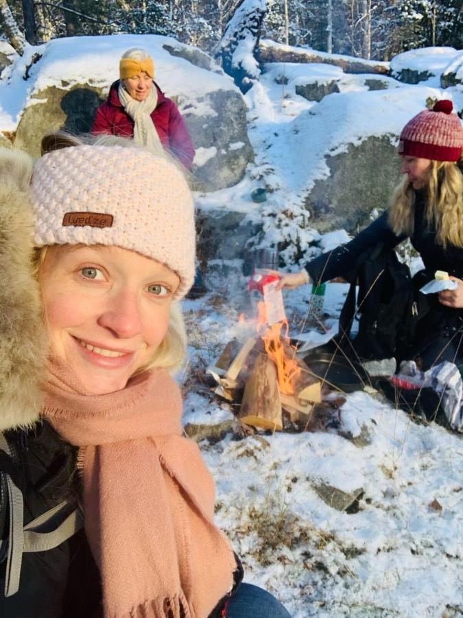 Beautiful Home Away From Home Near Stockholm City ザルツヨバーデン エクステリア 写真